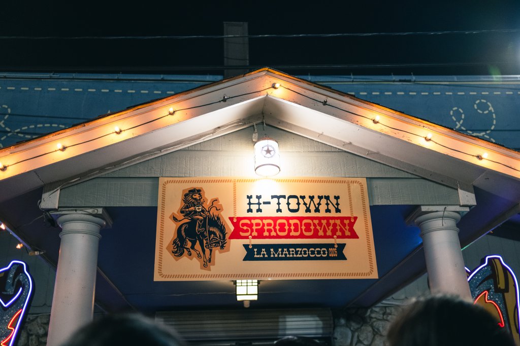 Oliver's Custom Coffee Colombia packaging