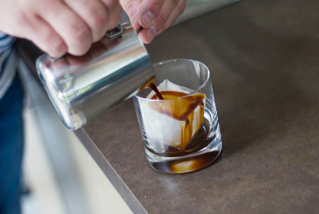 iced-espresso-pour